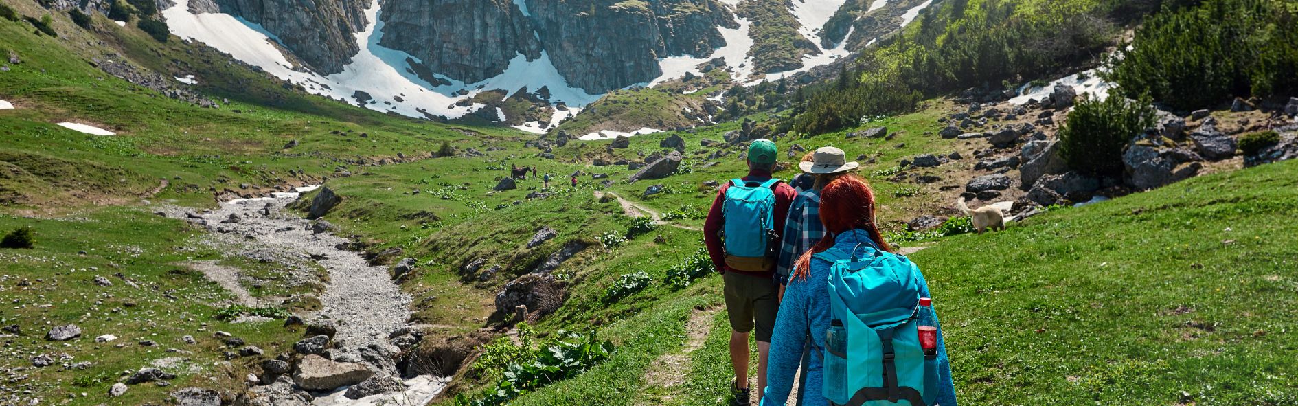 Descubre qué es el turismo aventurero, sus características, actividades y por qué se ha convertido en una gran tendencia.